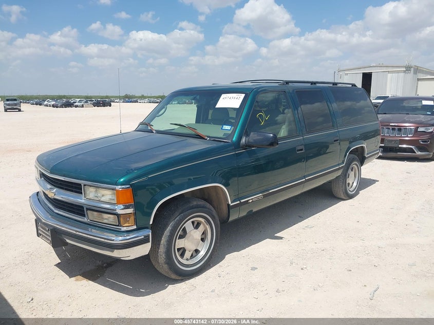 1996 Chevrolet Suburban C1500, Звичайний знос, IAAI, VIN 3GNEC16R4TG132808 — фото 2