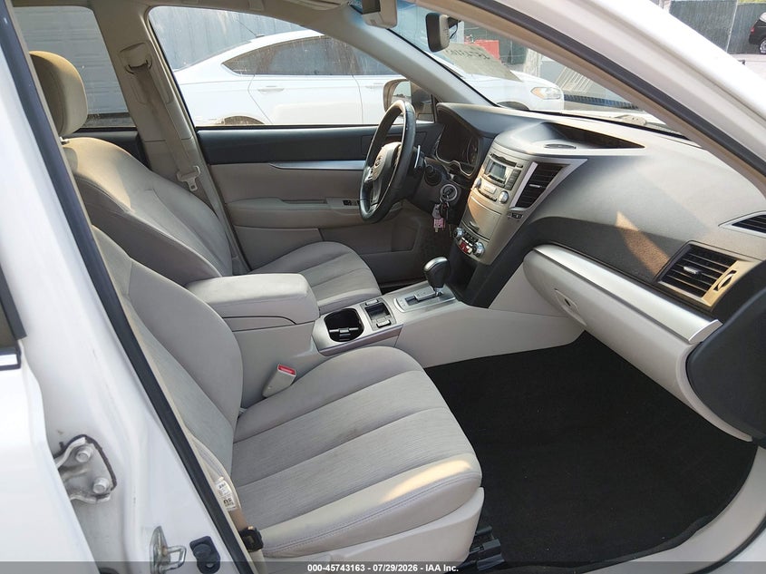 2013 SUBARU OUTBACK auction photo 5