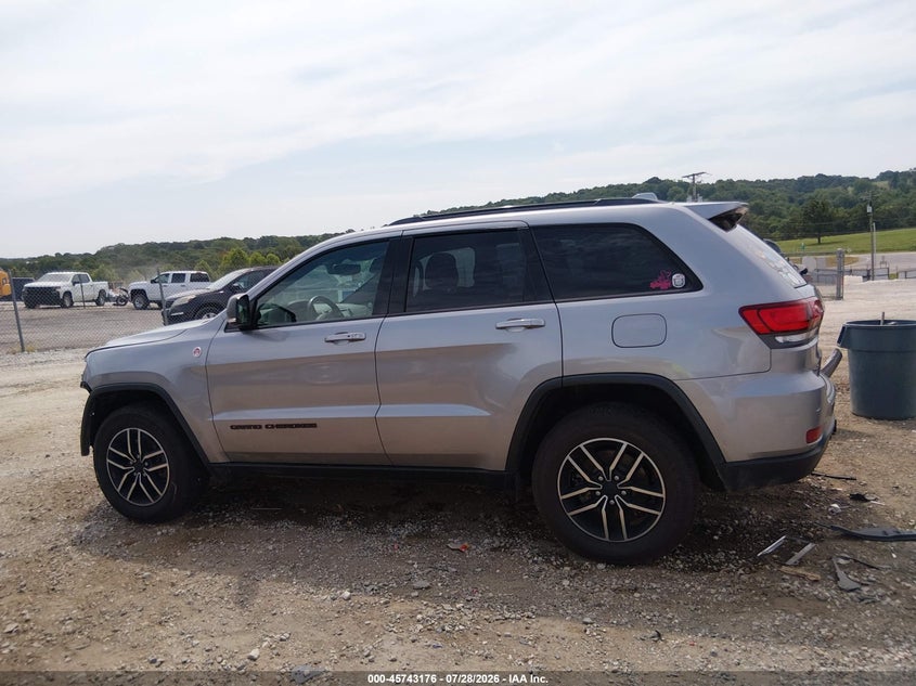 JEEP GRAND CHEROKEE - zdjęcie 15