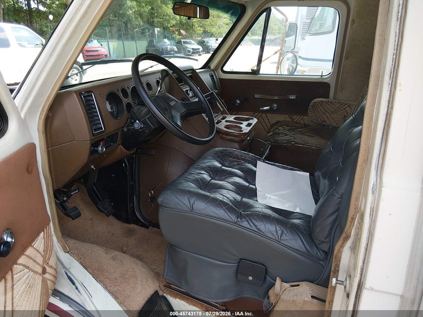 1983 CHEVROLET G30 auction photo 6