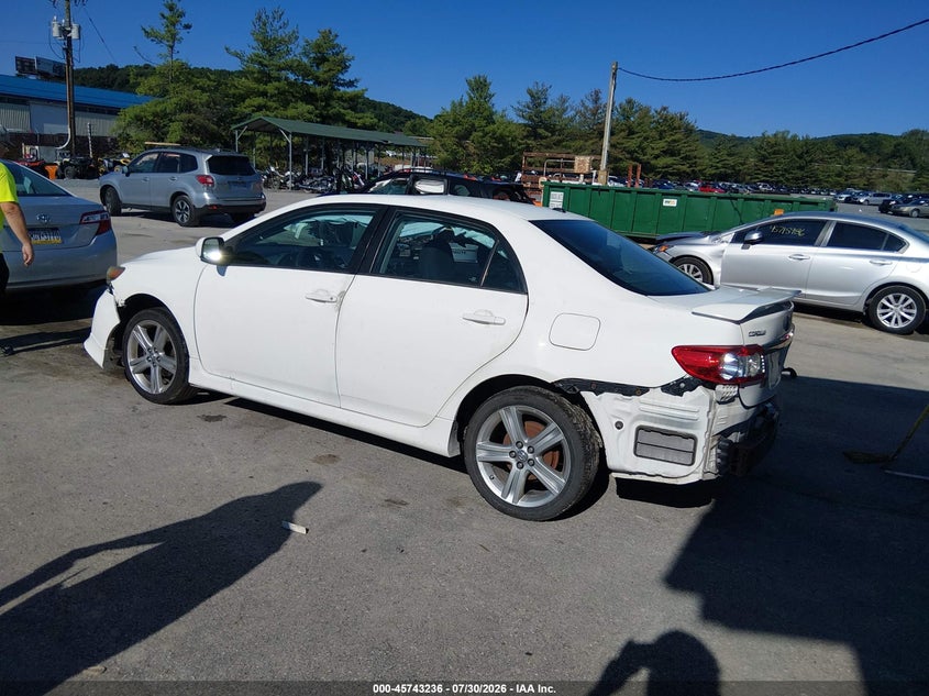 Vin: 2t1bu4ee4dc100526, lot: 46241940, toyota corolla s 20133