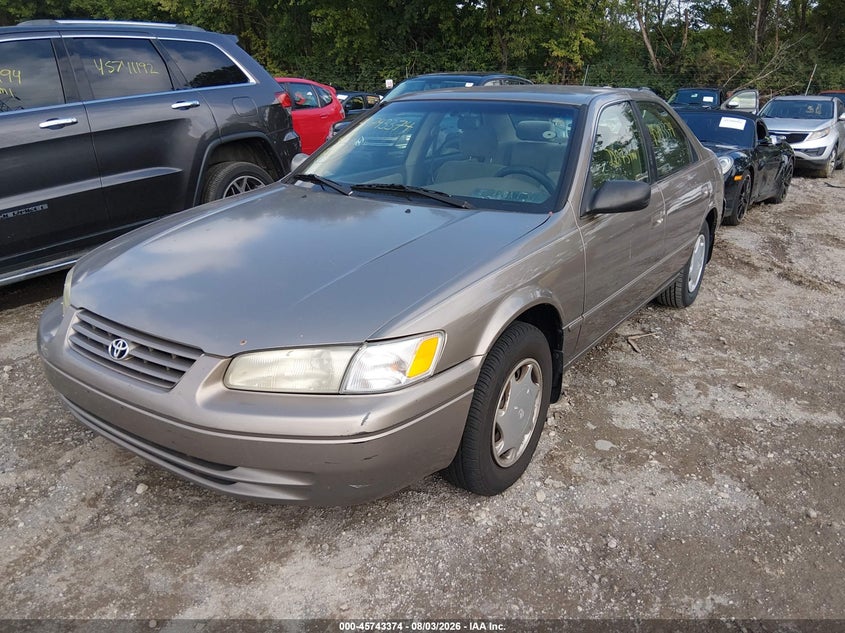 1999 Toyota Camry Ce, Лівий зад, IAAI, VIN 4T1BG22K1XU897388 — фото 2