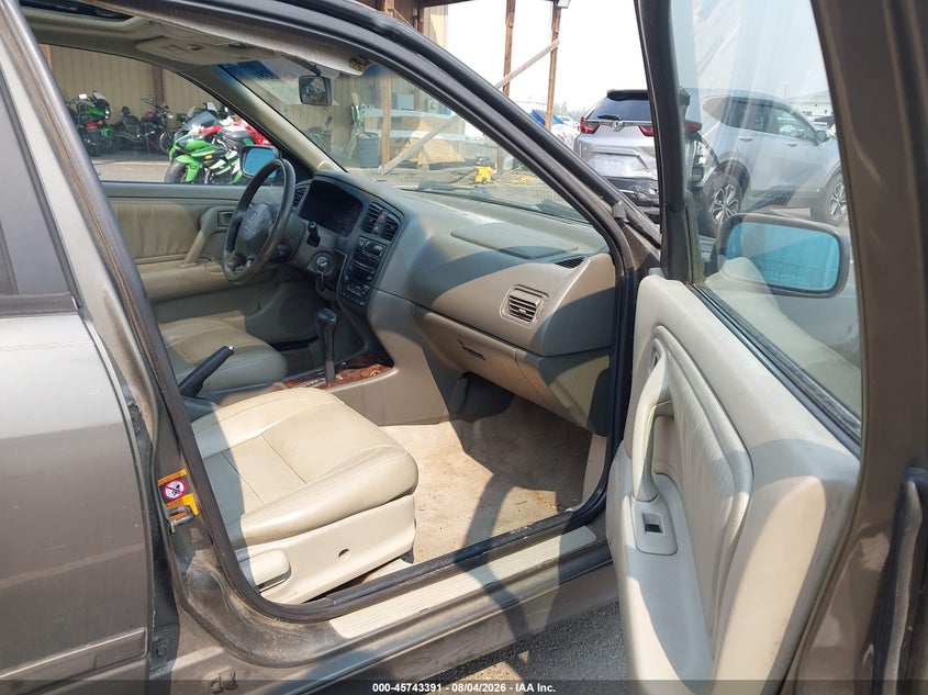 2001 INFINITI G20 auction photo 5