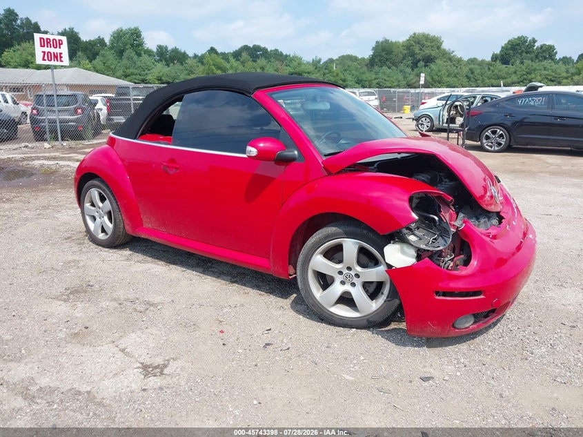 2007 VOLKSWAGEN NEW BEETLE — zdjęcie z aukcji