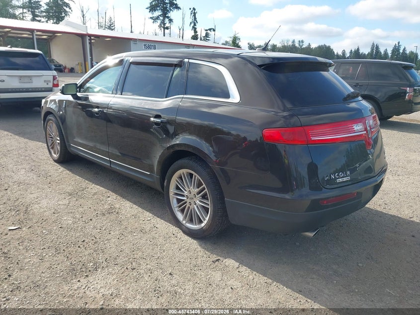 2013 LINCOLN MKT auction photo 3