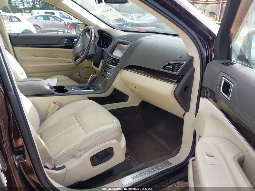 2013 LINCOLN MKT auction photo 5