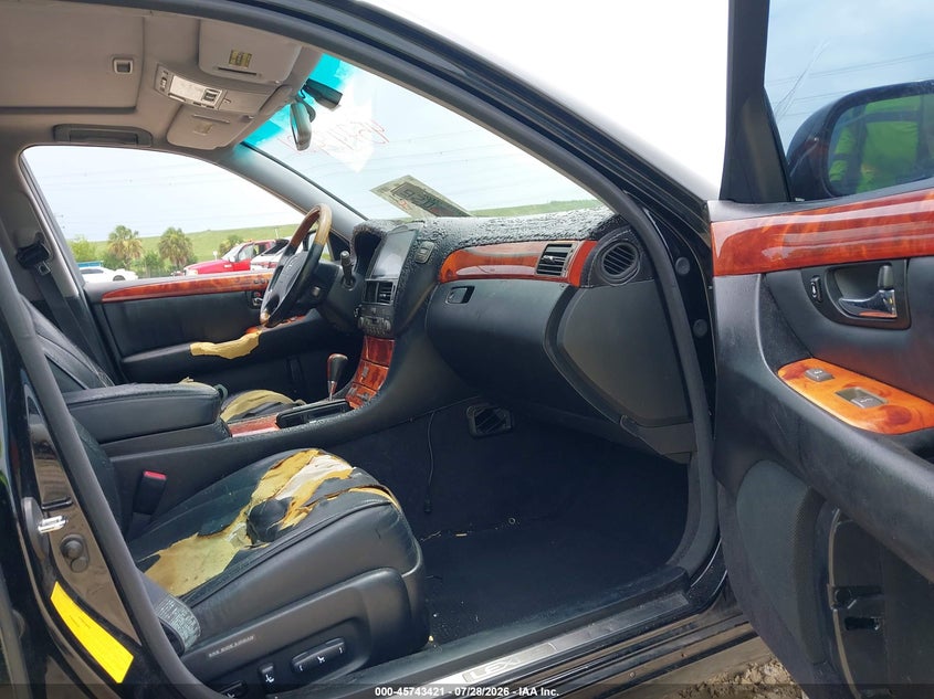 2004 LEXUS LS 430 auction photo 5