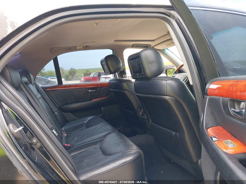 2004 LEXUS LS 430 auction photo 8