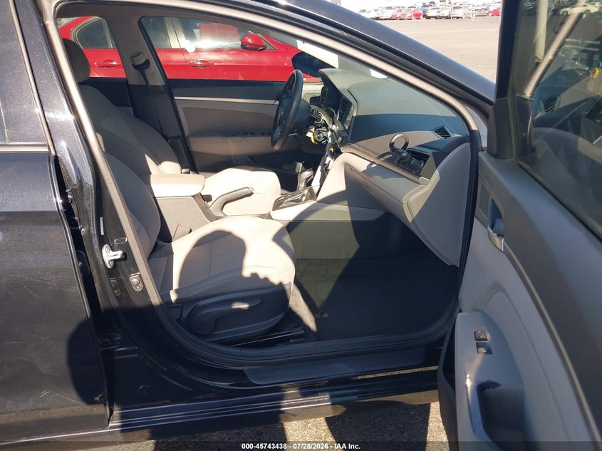 Vin: 5npd84lf1kh443149, lot: 46242142, hyundai elantra sel 20194