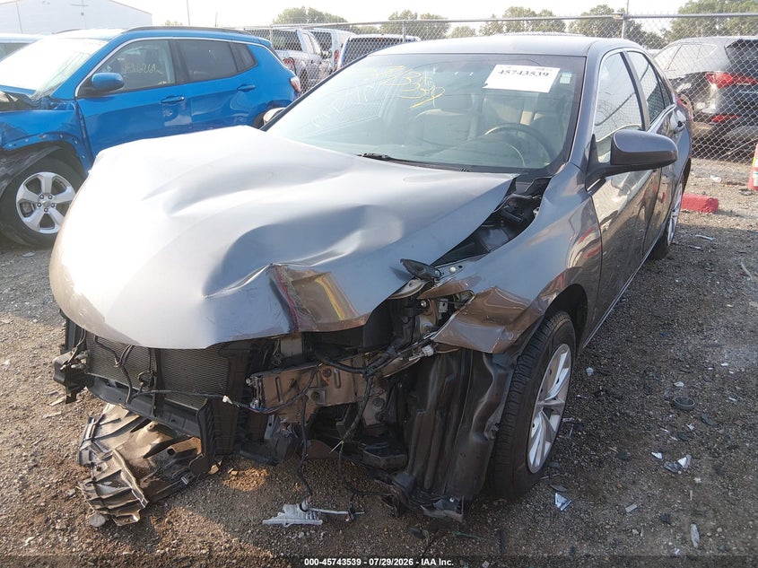 2017 TOYOTA CAMRY auction photo 2