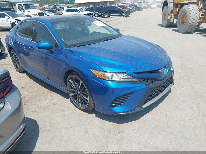 TOYOTA CAMRY - zdjęcie 1
