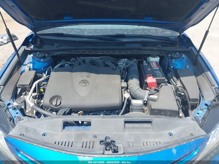 TOYOTA CAMRY - zdjęcie 10