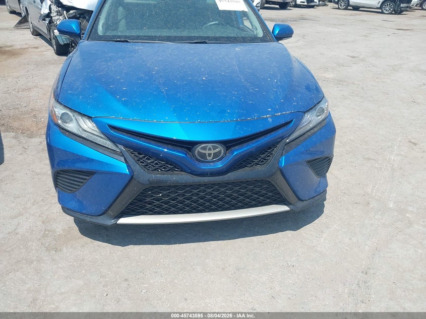 TOYOTA CAMRY - zdjęcie 12