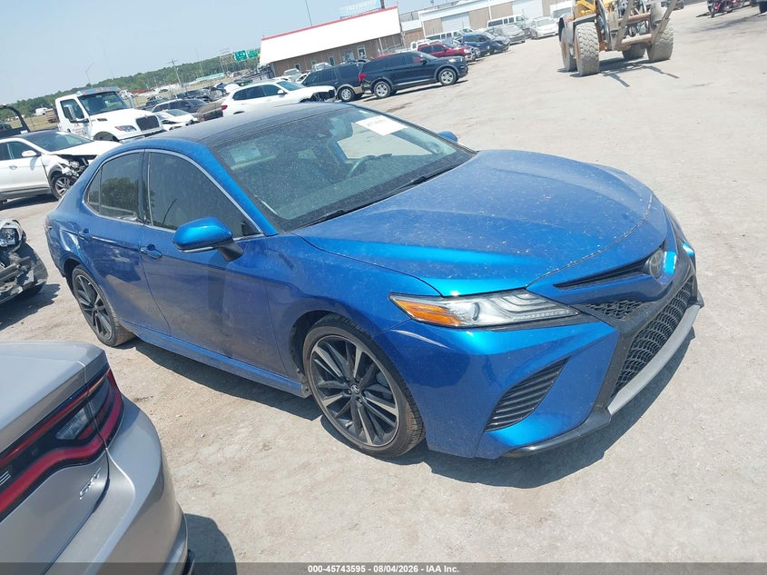 TOYOTA CAMRY - zdjęcie 13