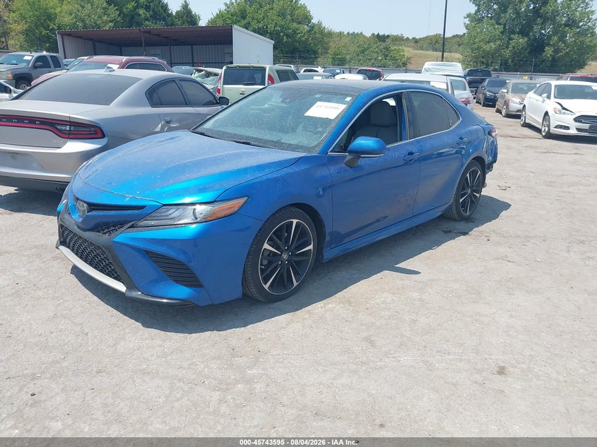 TOYOTA CAMRY - zdjęcie 2