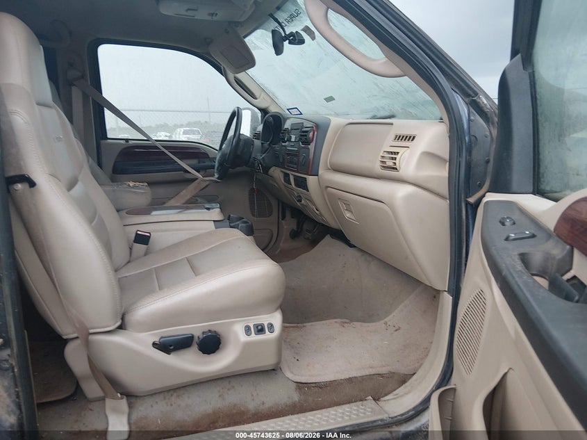 2005 FORD F-350 auction photo 6