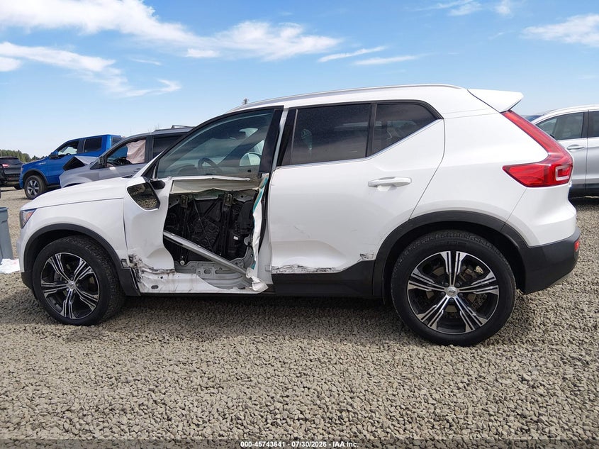 VOLVO XC40 2022 VIN YV4162UL9N2651803