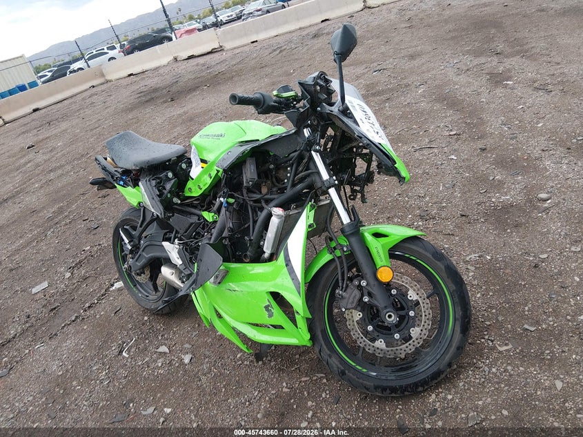KAWASAKI EX650 2025