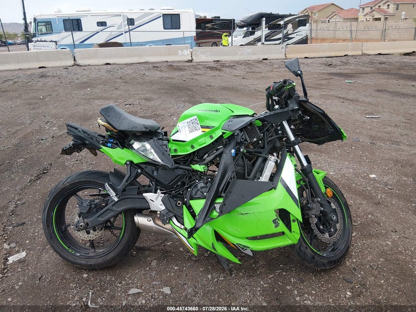 KAWASAKI EX650 2025