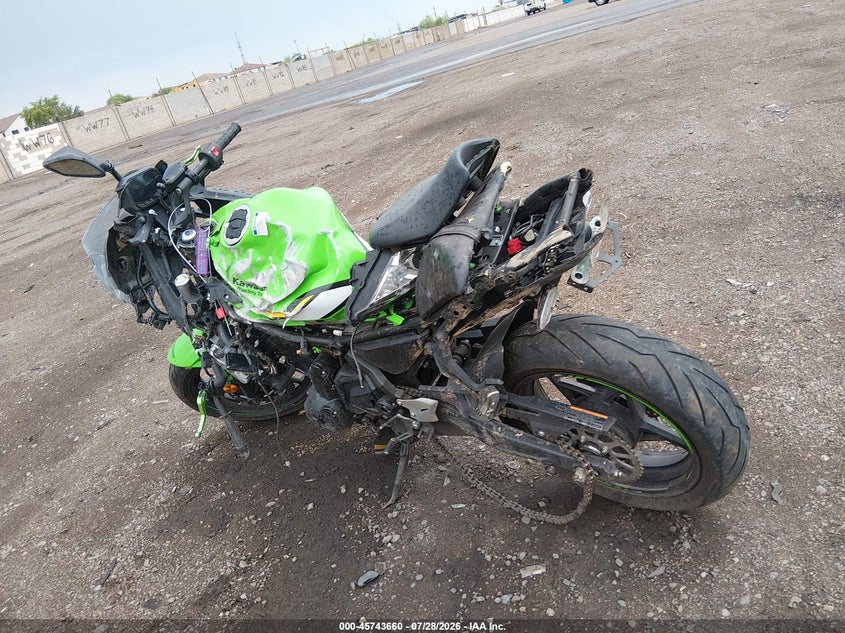 KAWASAKI EX650 2025