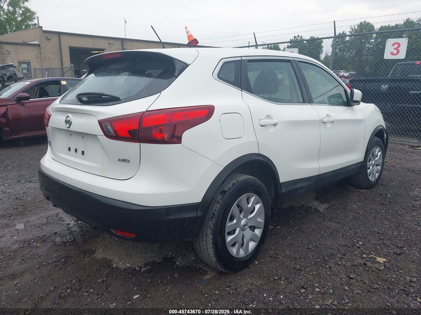 2019 NISSAN ROGUE SPORT auction photo 4