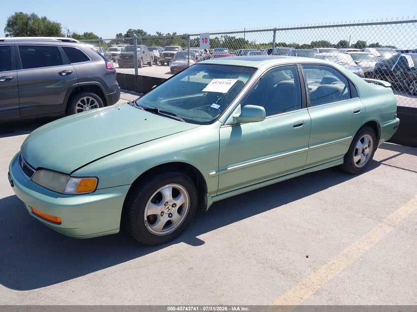1997 Honda Accord, Обычный износ, IAAI, VIN 1HGCD5600VA130255 — фото 2