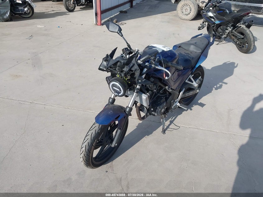 2015 HONDA CBR300 auction photo 2