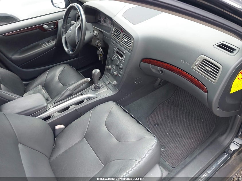 2002 VOLVO V70 auction photo 5