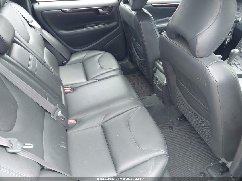 2002 VOLVO V70 auction photo 8