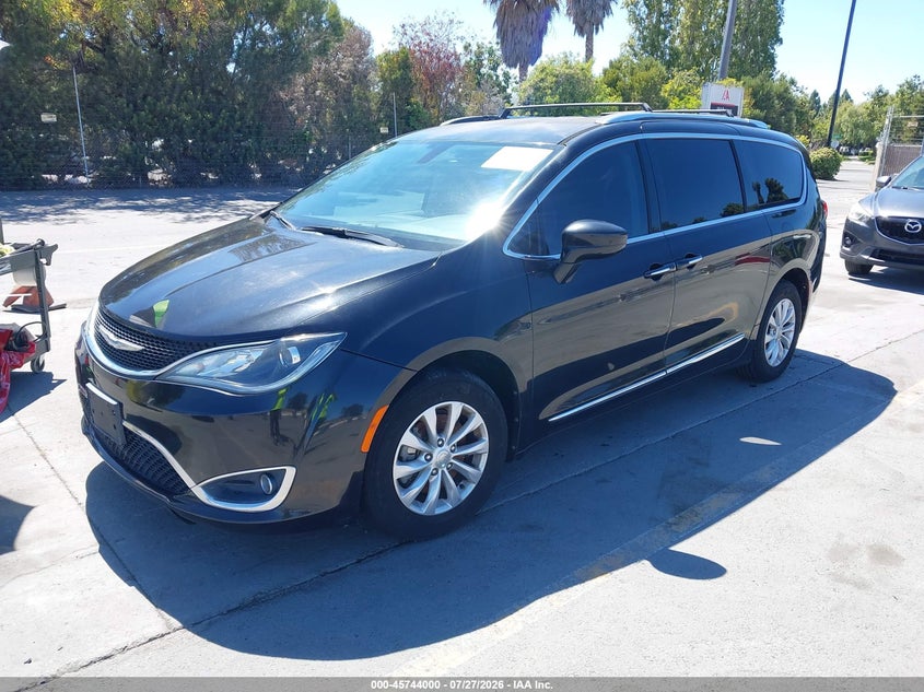 Vin: 2c4rc1bg9jr120725, lot: 46242704, chrysler pacifica touring l 20182