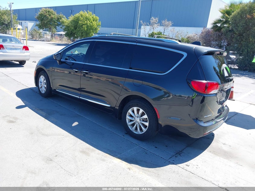 Vin: 2c4rc1bg9jr120725, lot: 46242704, chrysler pacifica touring l 20183