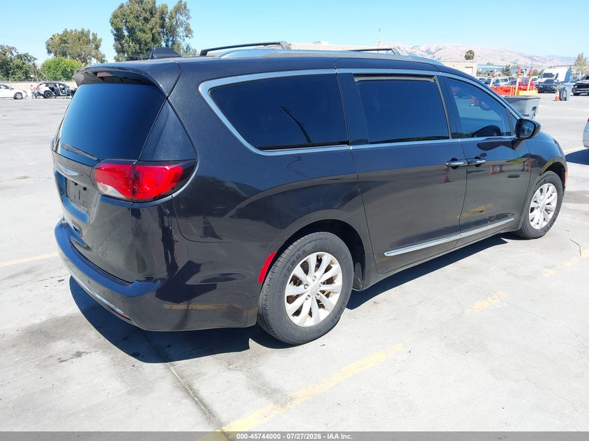Vin: 2c4rc1bg9jr120725, lot: 46242704, chrysler pacifica touring l 20184