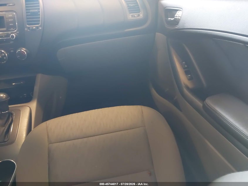 2015 KIA FORTE auction photo 5