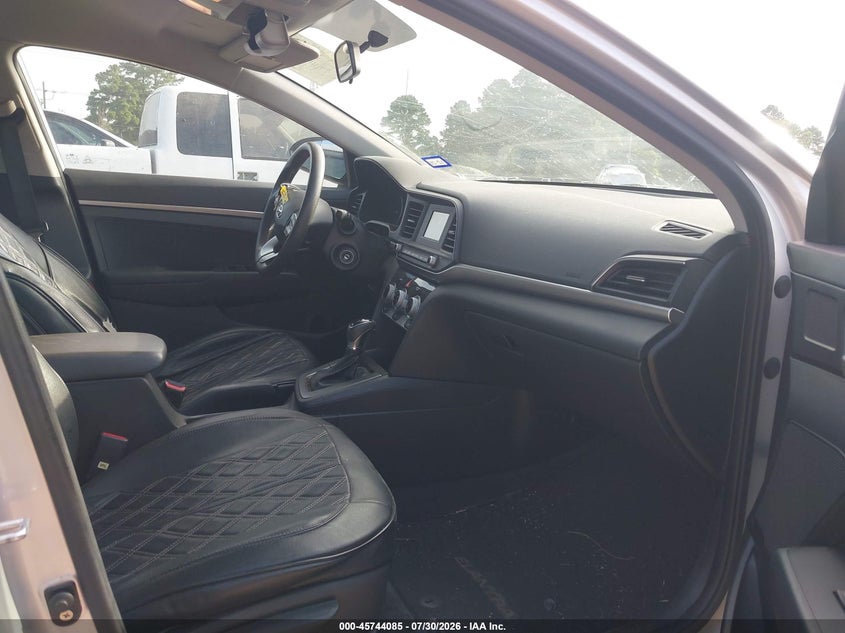 2019 HYUNDAI ELANTRA auction photo 5