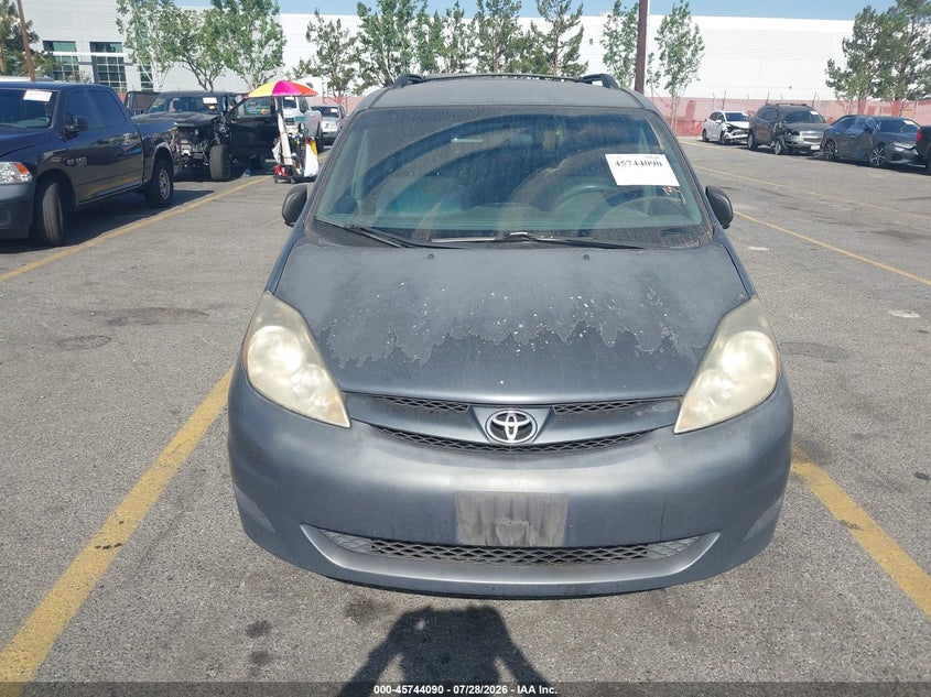 2006 TOYOTA SIENNA auction photo 6