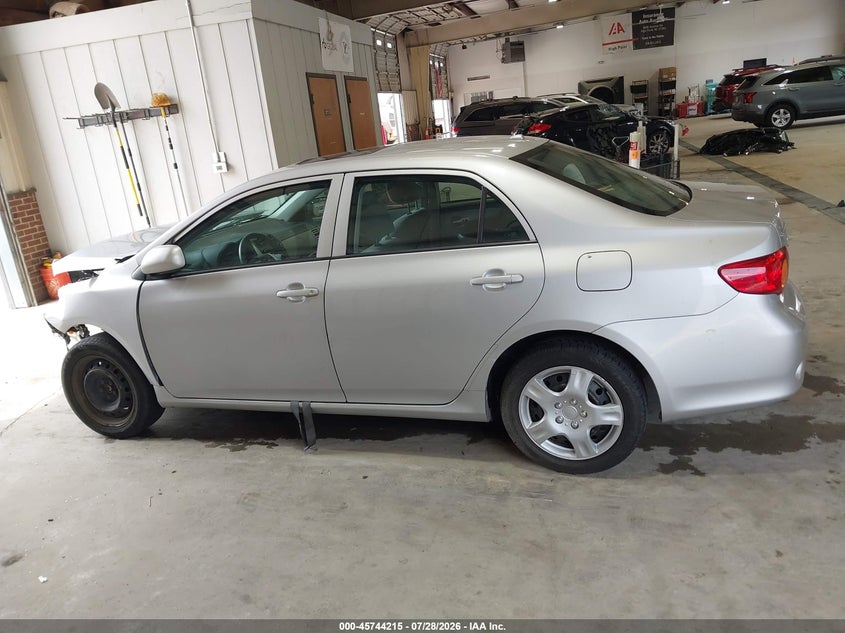 2010 TOYOTA COROLLA LE · Фото 15