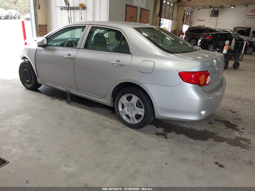2010 TOYOTA COROLLA LE · Фото 3