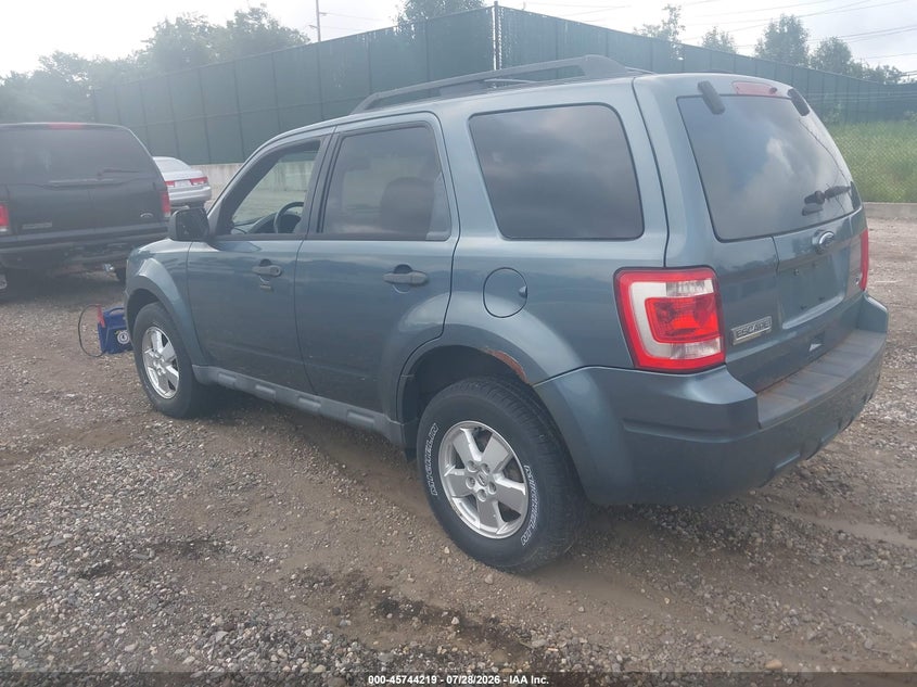 Vin: 1fmcu9dg7ckb00856, lot: 46242923, ford escape xlt 20123