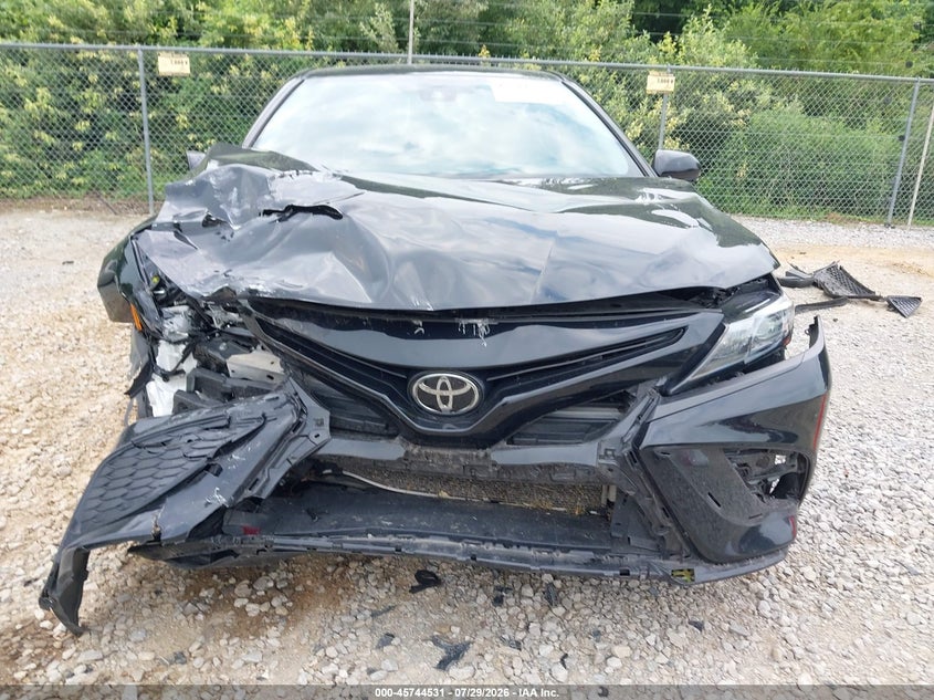 TOYOTA CAMRY - zdjęcie 12