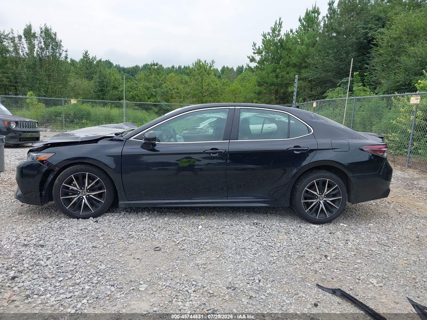 TOYOTA CAMRY - zdjęcie 14