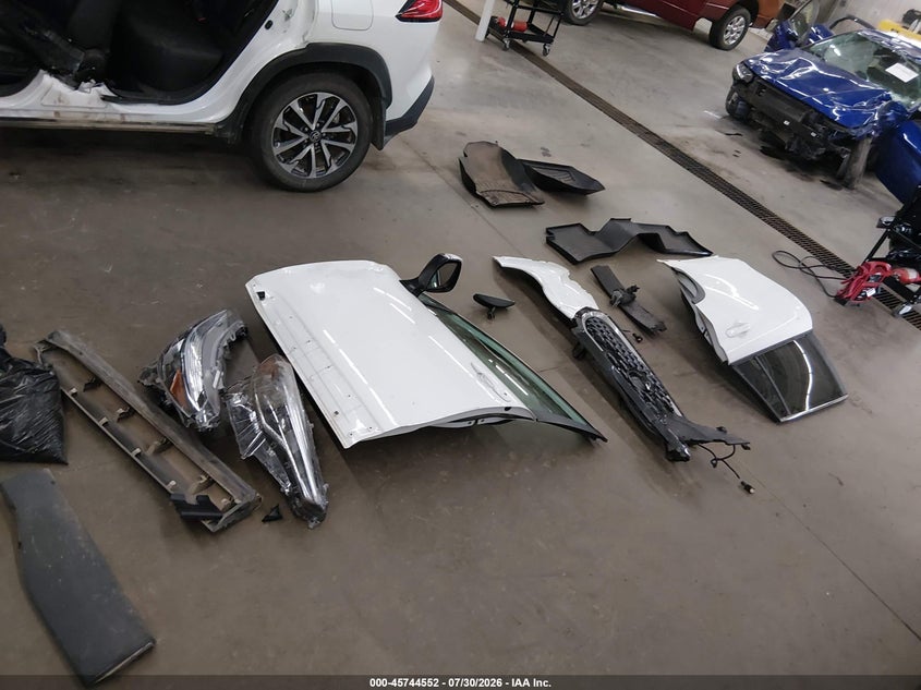 TOYOTA COROLLA CROSS 2024 VIN 7MUDAABG1RV112949