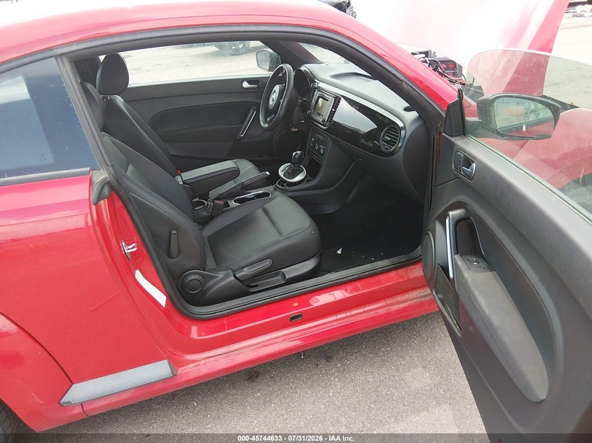 2016 VOLKSWAGEN BEETLE auction photo 5
