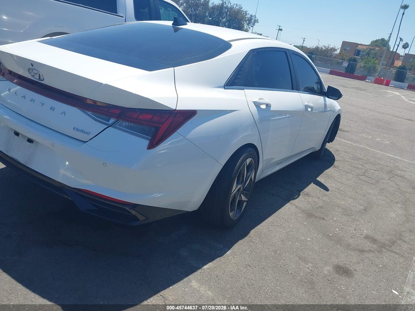 2022 HYUNDAI ELANTRA auction photo 4