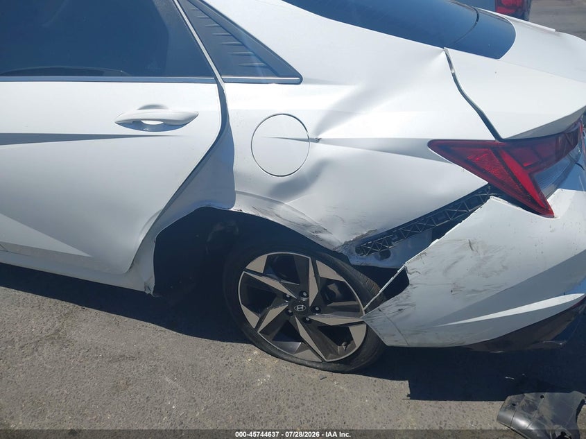 2022 HYUNDAI ELANTRA auction photo 6