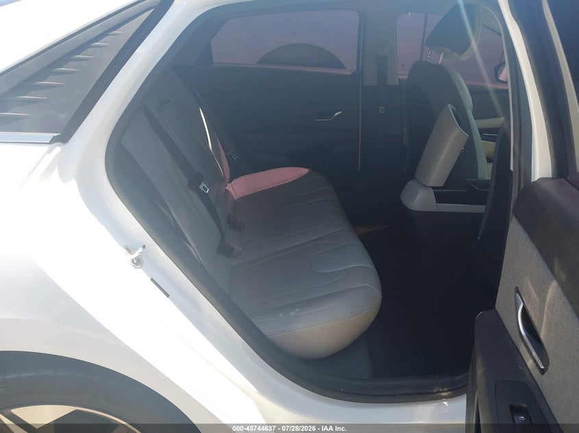 2022 HYUNDAI ELANTRA auction photo 8