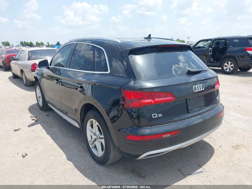 Vin: wa1bnafy5j2202667, lot: 46243352, audi q5 2.0t premium/2.0t tech premium 20183