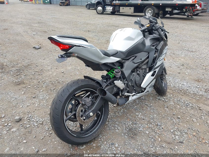 2025 KAWASAKI ZX400 auction photo 4