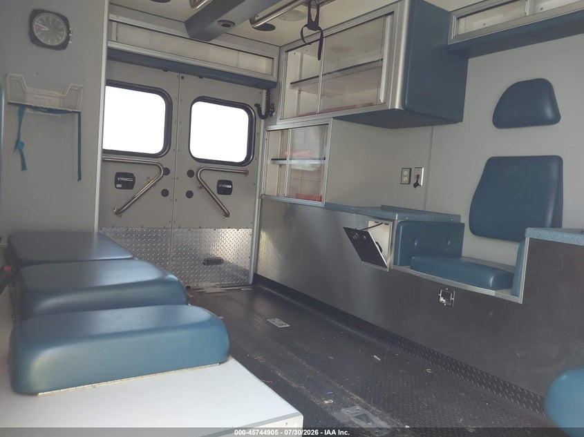 2012 CHEVROLET EXPRESS CUTAWAY auction photo 6