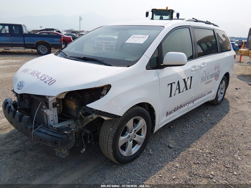 Vin: 5tdkk3dc9gs719845, lot: 46243646, toyota sienna le 8 passenger 20162