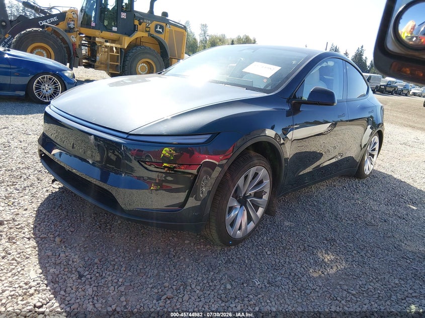 2026 Tesla Model Y, Ходовая, IAAI, VIN 7SAYGDEE9TF355185 — фото 2